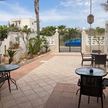 Angel Bay Bed and Breakfast 3*